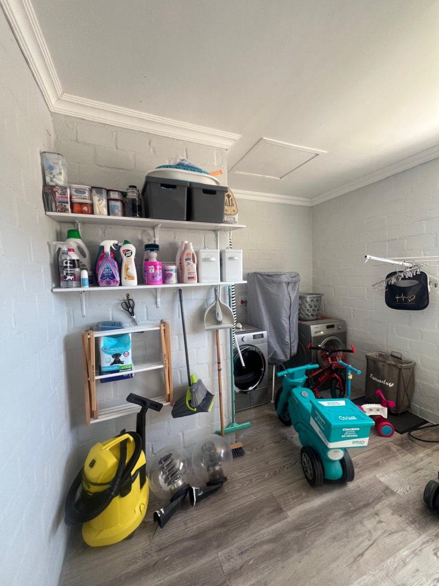 4 Bedroom Property for Sale in Da Gama Bay Western Cape